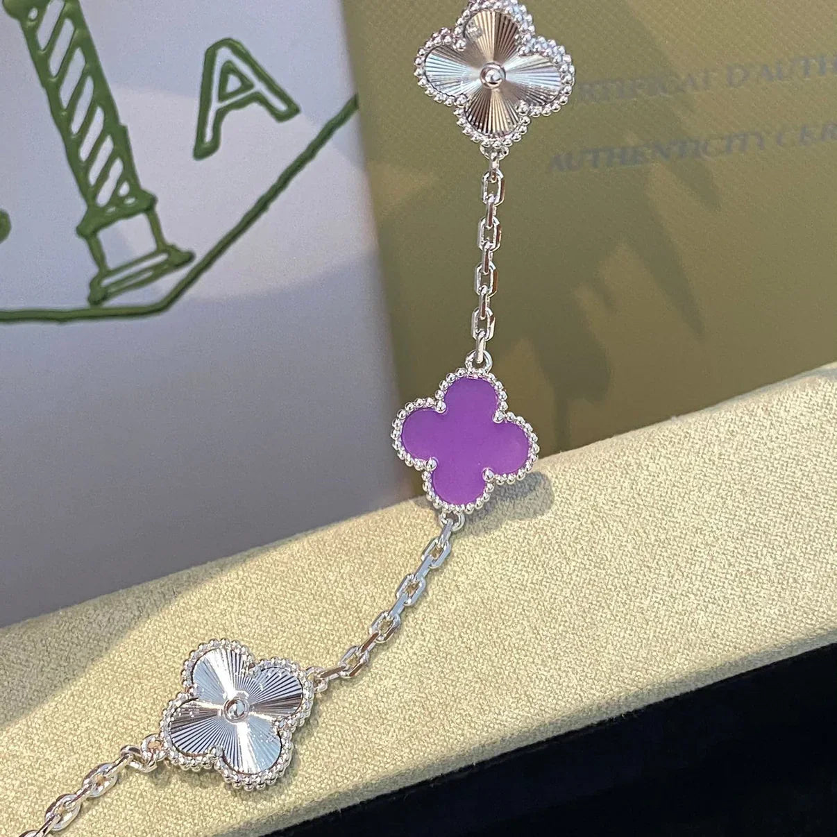 [Aetheris]GLÜCKKLEE-ARMBAND MIT 5 MOTIVEN - VIOLETTE KOLLEKTION