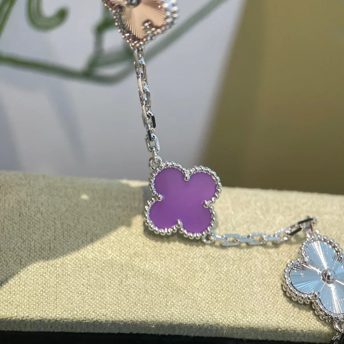 [Aetheris]GLÜCKKLEE-ARMBAND MIT 5 MOTIVEN - VIOLETTE KOLLEKTION