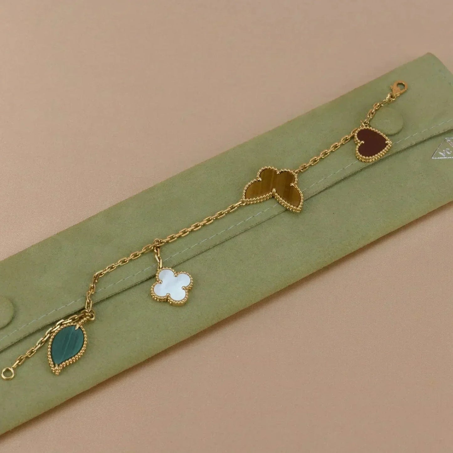 [Aetheris]LUCKY NATURE MULTI-CHARM ARMBAND