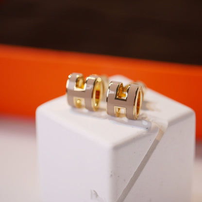 [Aetheris]MINI POP H GOLD EARRINGS GREY