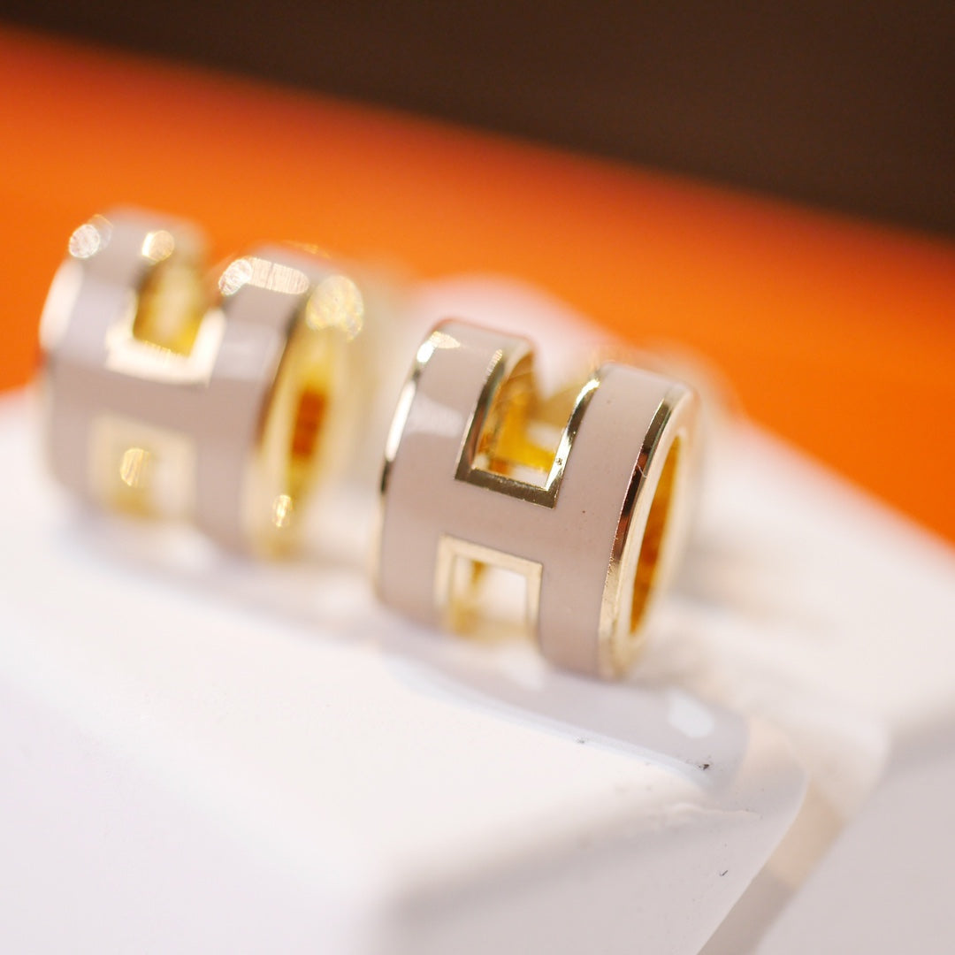 [Aetheris]MINI POP H GOLD EARRINGS GREY