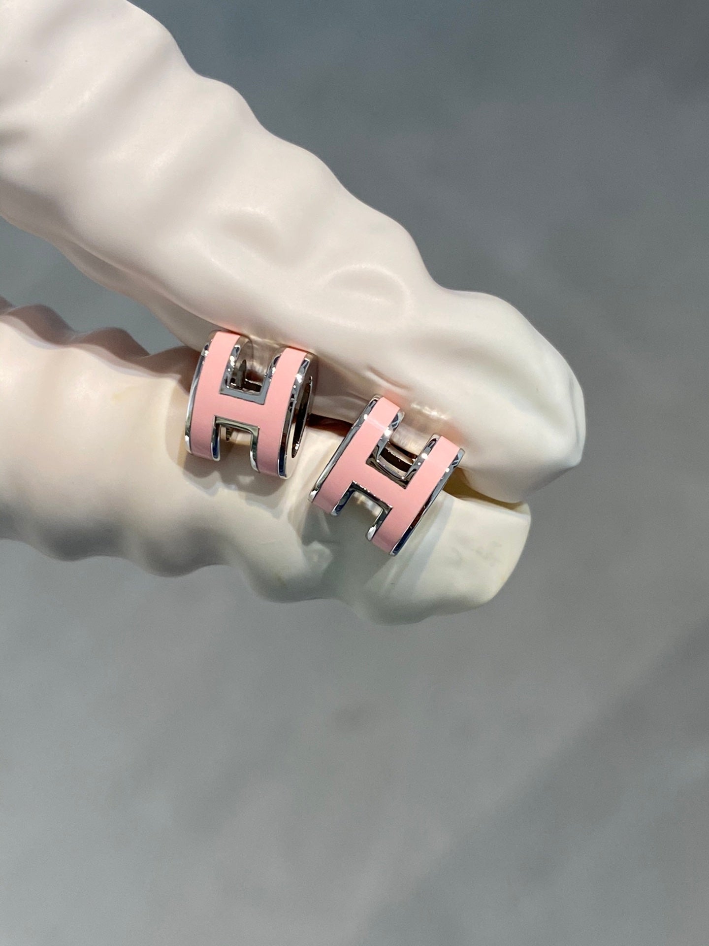 [Aetheris]MINI POP H SILVER EARRINGS PINK