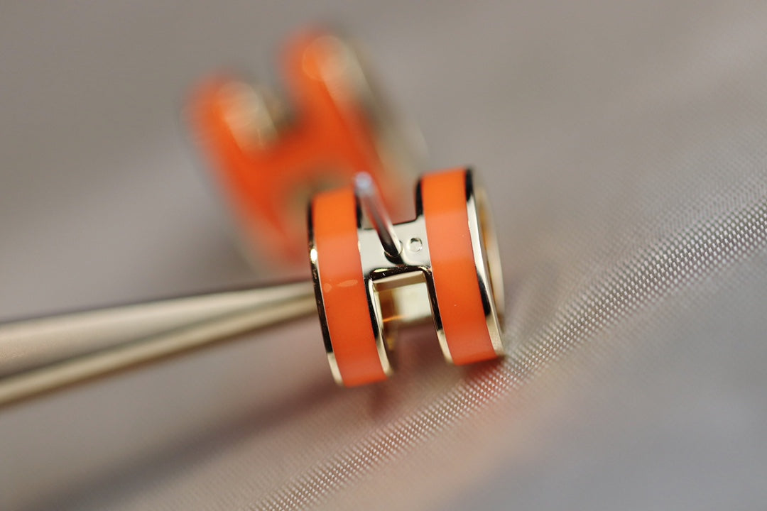 [Aetheris]MINI POP H EARRINGS ORANGE