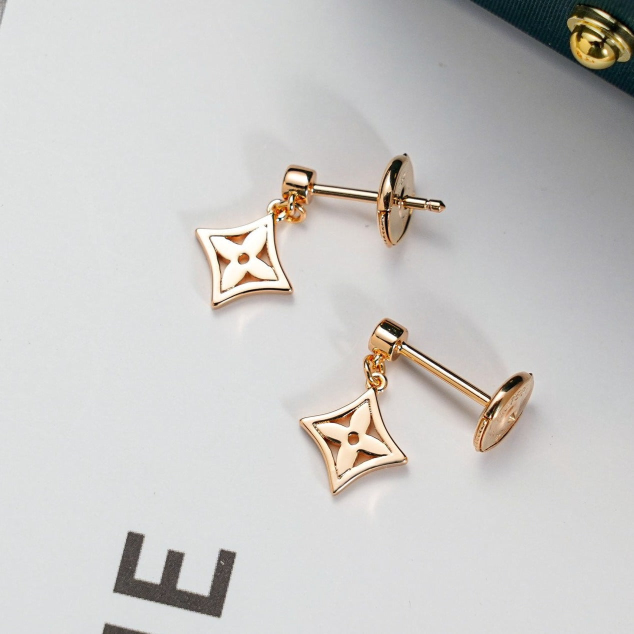 [Aetheris]STAR EARRINGS GOLD