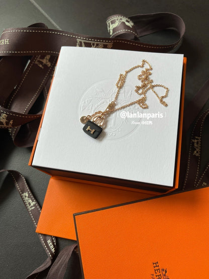 [Aetheris]CONSTANCE BLACK PEDANT ROSE GOLD NECKLACE