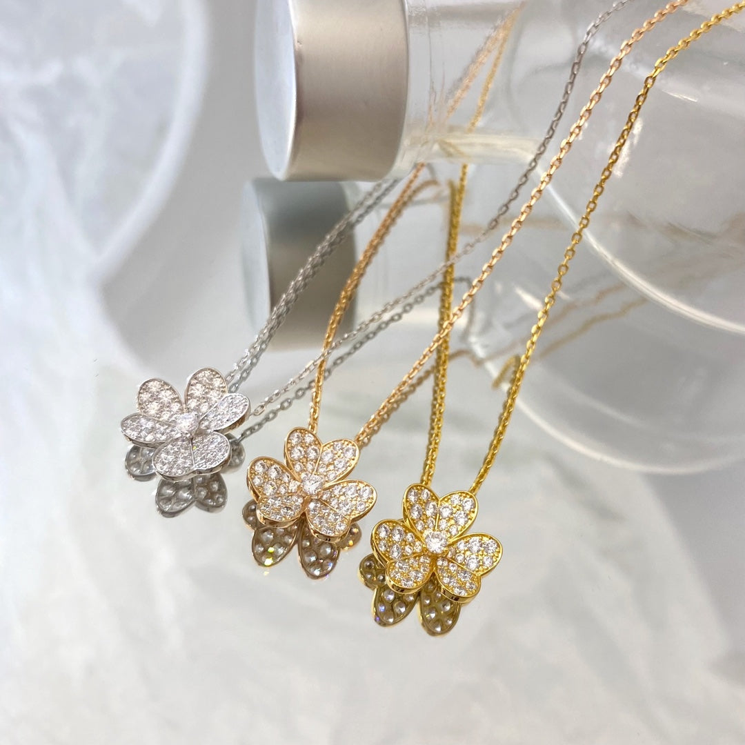 Aetheris]PAVÉ DIAMOND FLOWER CHARM NECKLACE