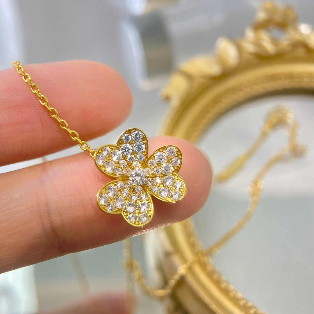 Aetheris]PAVÉ DIAMOND FLOWER CHARM NECKLACE