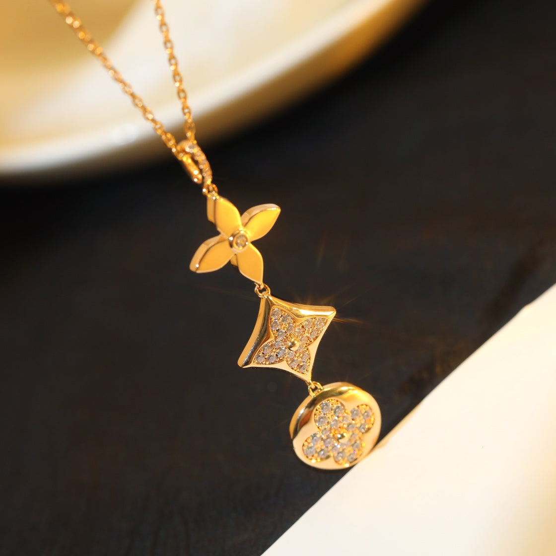 [Aetheris]STAR UND SONNE DIAMANT ROSÉGOLD-HALSKETTE