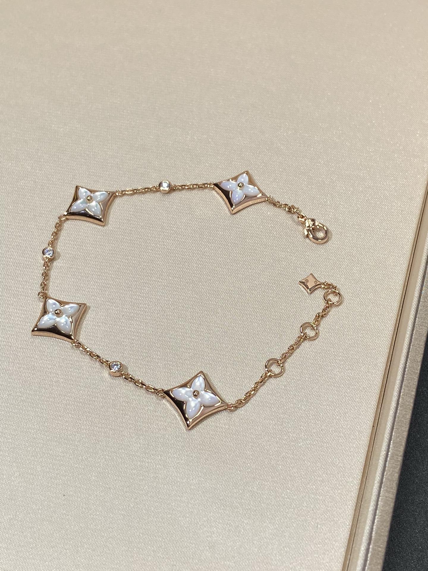 [Aetheris]STAR 4 MOTIF MOP DIAMOND ROSE GOLD BRACELET
