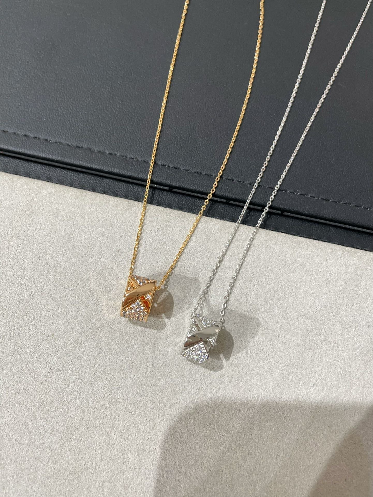 [Aetheris]LIENS EVIDENCE DIAMOND PAVED NECKLACE