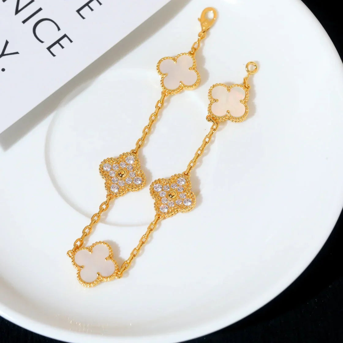 [Aetheris]LUCKY CLOVER 5-MOTIF BRACELET - WHITE MOTHER-OF-PEARL COLLECTION