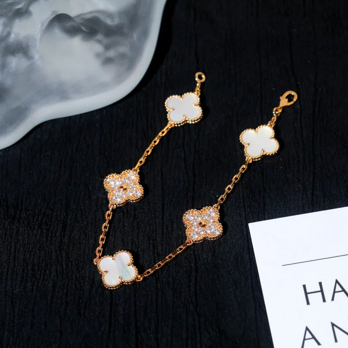 [Aetheris]LUCKY CLOVER 5-MOTIF BRACELET - WHITE MOTHER-OF-PEARL COLLECTION
