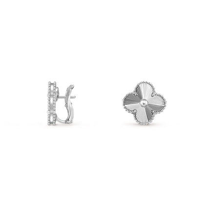 [Aetheris]15MM CLOVER FLOWER STUD EARRINGS WHITE GOLD COLLECTION