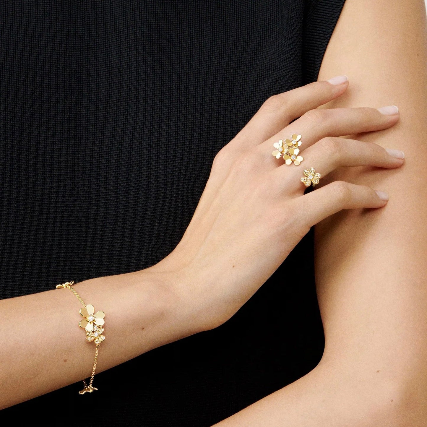 [Aetheris]LUMINOUS BLOSSOM 5-MOTIF CHARM BRACELET
