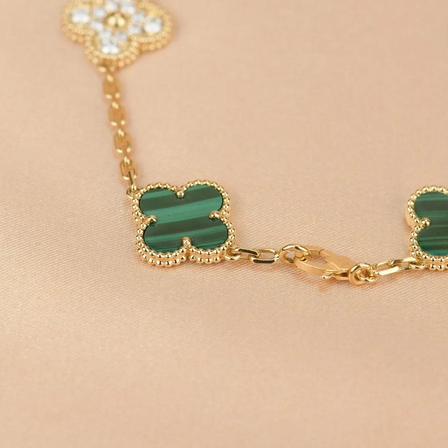 [Aetheris]LUCKY CLOVER 5-MOTIF BRACELET - MALACHITE COLLECTION