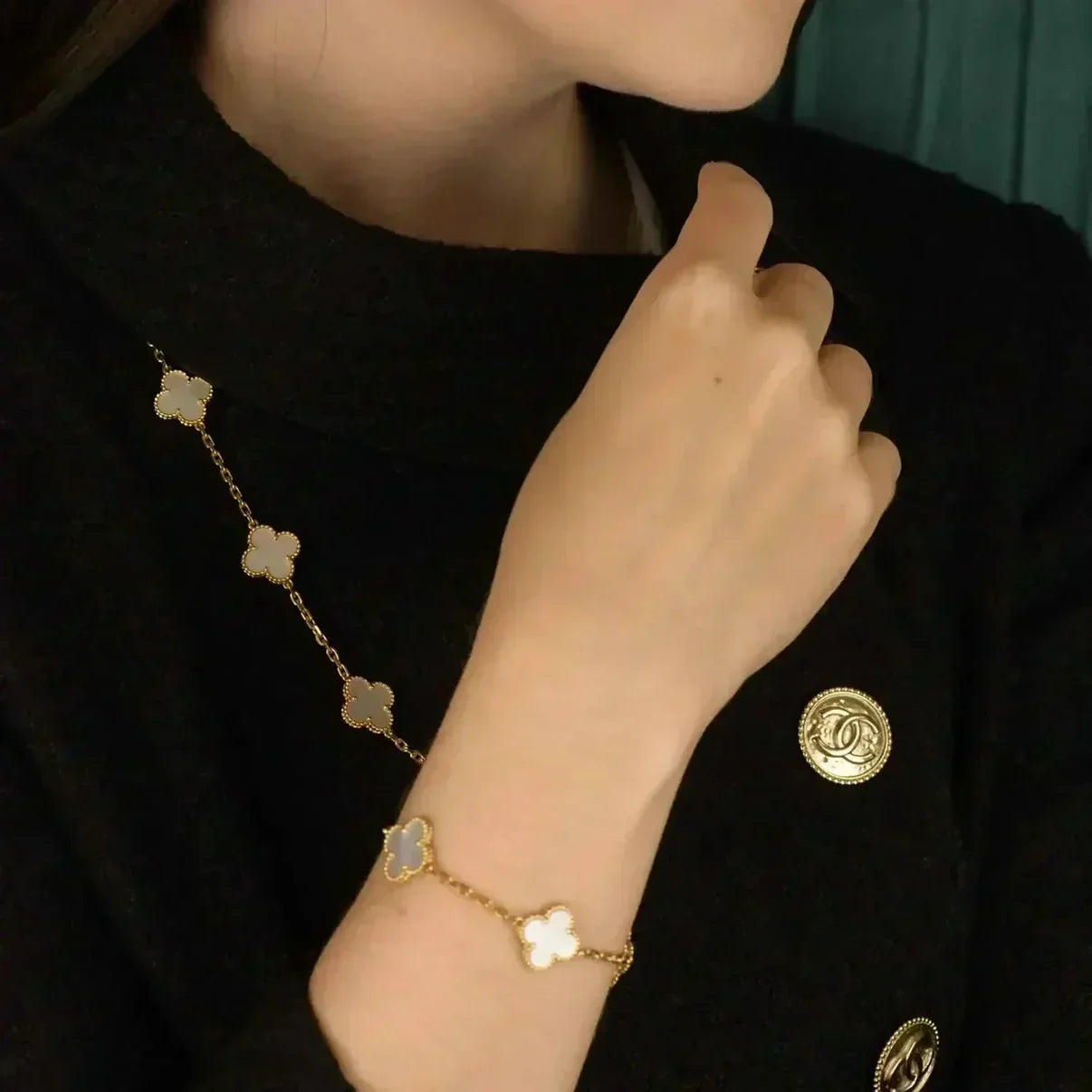 [Aetheris]LUCKY CLOVER 5-MOTIF BRACELET - WHITE MOTHER-OF-PEARL COLLECTION