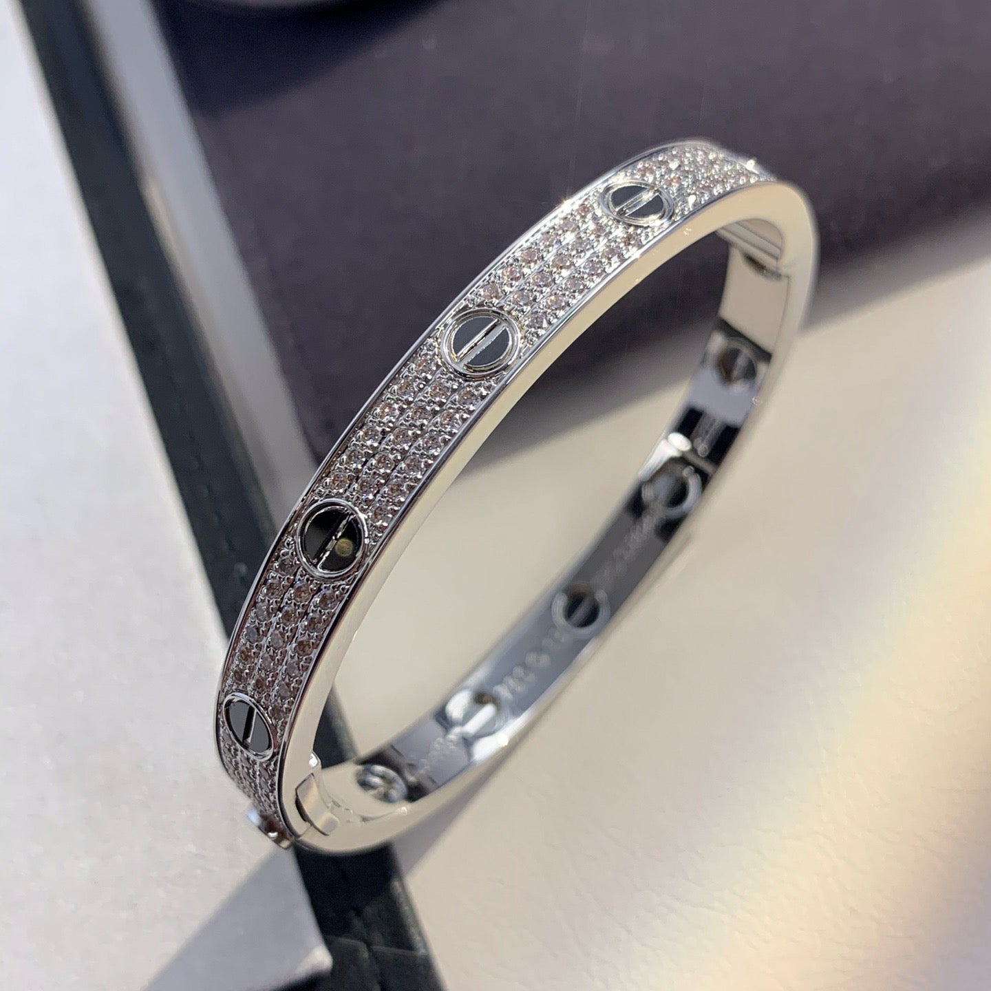 [Aetheris]CLASSIC 6.1MM LOVE BANGLE - DIAMOND PAVÉ & BLACK CERAMIC