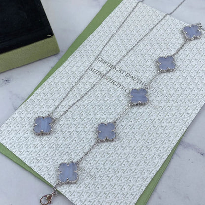 [Aetheris] LUCKY CLOVER 5-MOTIV-ARMREIF - PURPUR CHALCEDON KOLLEKTION
