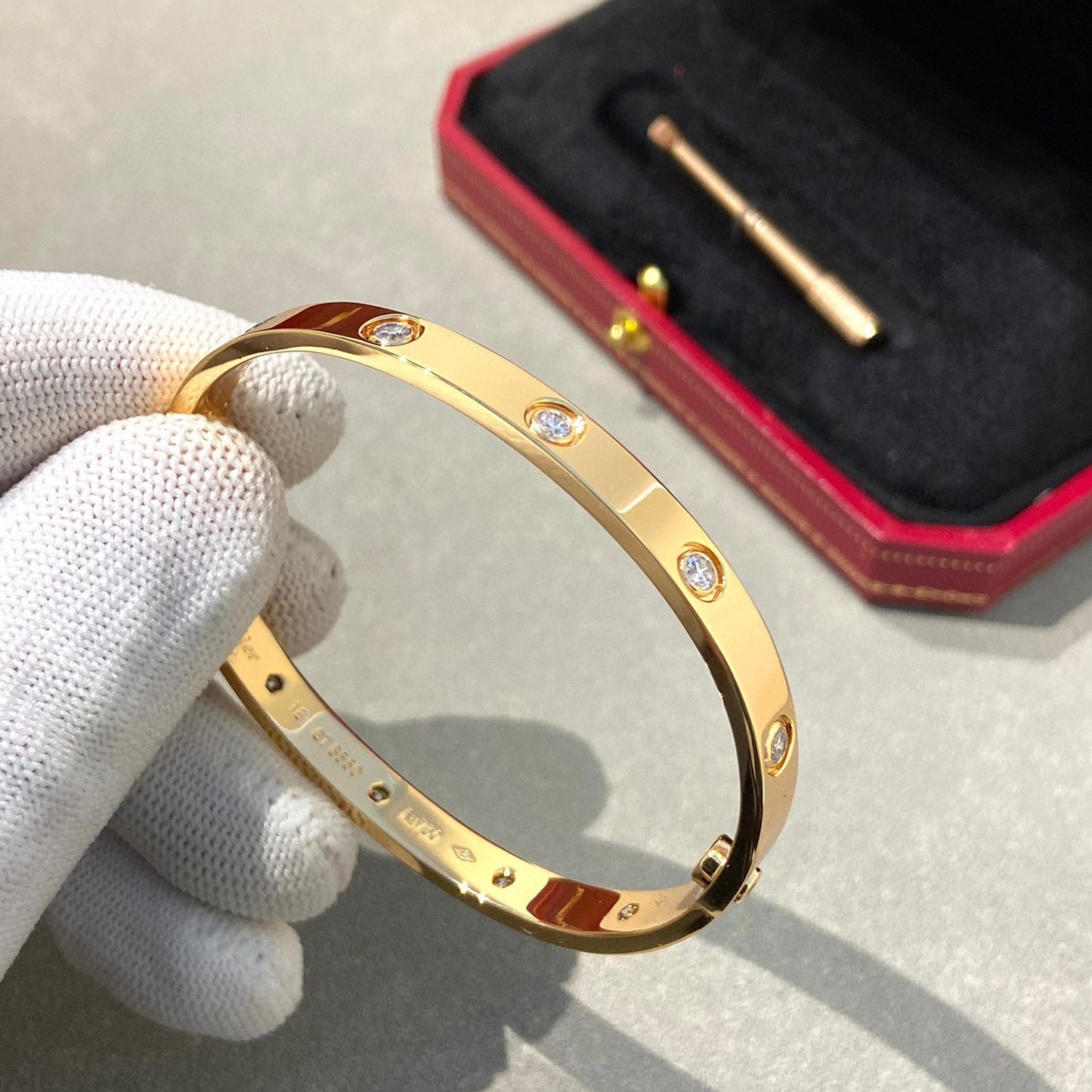 [Aetheris]KLASSISCHER 6,1MM LIEBESARMREIF – 10 DIAMANTEN