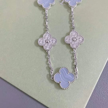 [Aetheris] LUCKY CLOVER 5-MOTIV-ARMREIF - PURPUR CHALCEDON KOLLEKTION