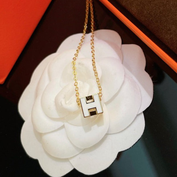 [Aetheris]H WHITE SQUARE GOLD NECKLACE
