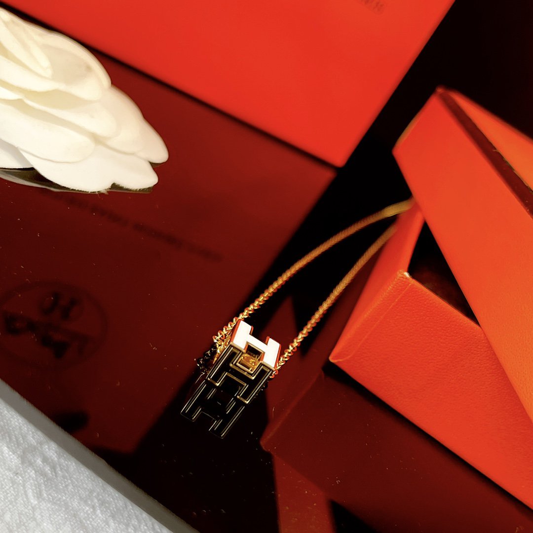 [Aetheris]H WHITE SQUARE GOLD NECKLACE