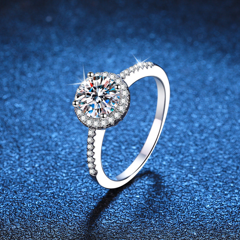 [Aetheris]RADIANT ROUND HALO MOISSANITE ENGAGEMENT RING