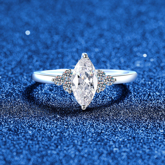 [Aetheris]ELEGANT MARQUISE CUT MOISSANITE RING WITH SIDE ACCENTS