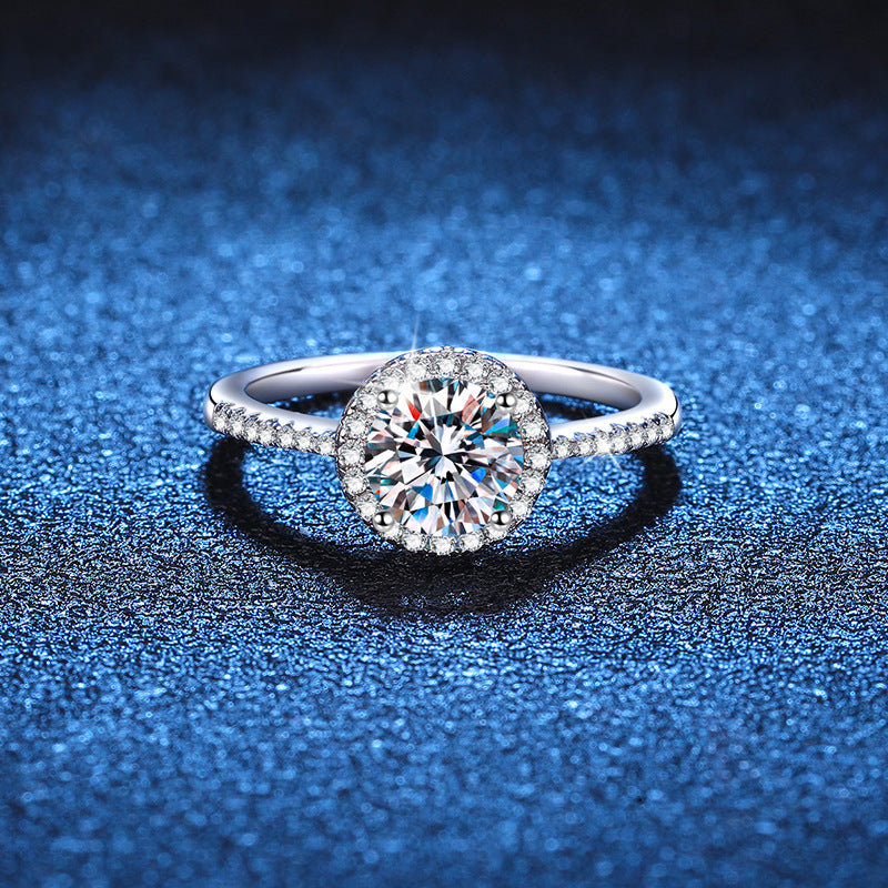 [Aetheris]RADIANT ROUND HALO MOISSANITE ENGAGEMENT RING