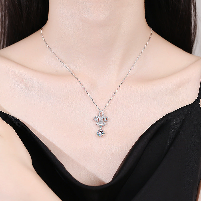 [Aetheris]ROYAL FLEUR-DE-LIS MOISSANITE PENDANT NECKLACE