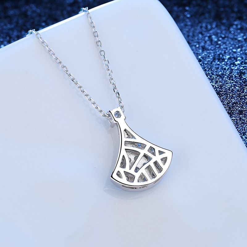[Aetheris]ELEGANT FAN-SHAPED MOISSANITE PENDANT NECKLACE