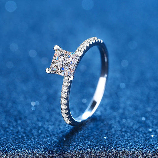 [Aetheris]ELEGANT PRINCESS CUT MOISSANITE ENGAGEMENT RING