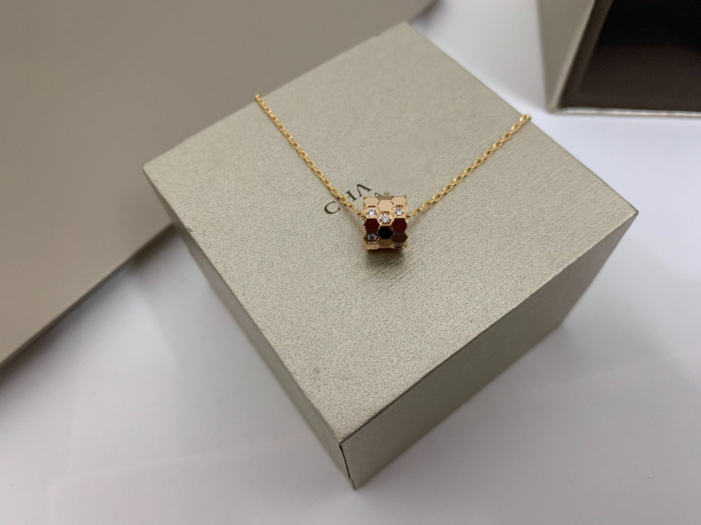 [Aetheris]BEE LOVE DIAMOND NECKLACE
