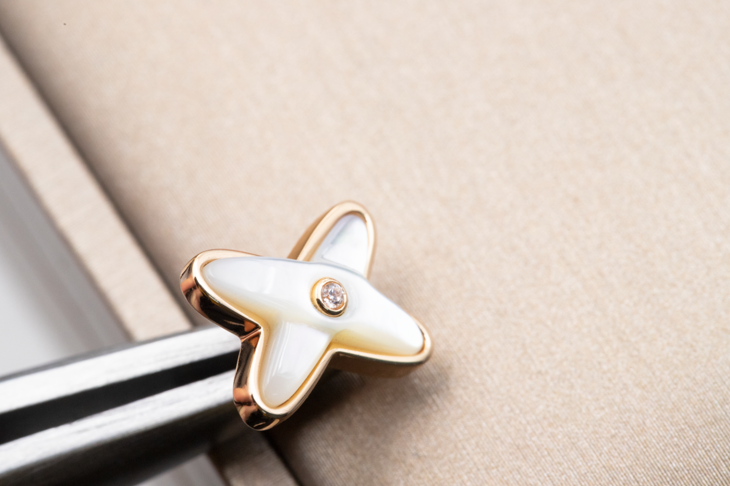 [Aetheris]JEUX DE WHITE MOP ROSE GOLD DIAMOND EARRINGS