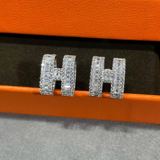 [Aetheris]H STUD EARRINGS WITH SILVER DIAMONDS
