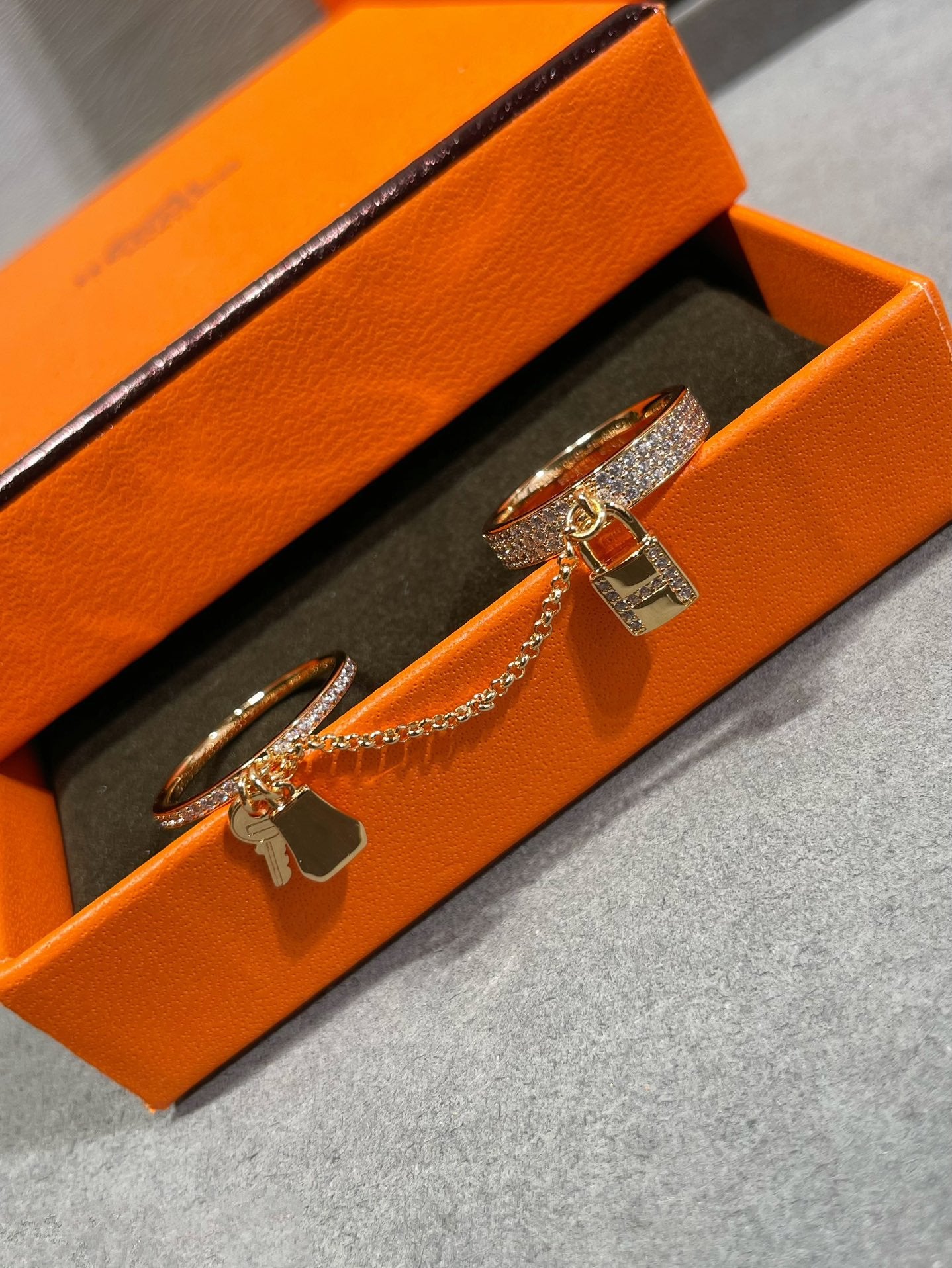 [Aetheris]HM KELLY GLÖCKCHEN DOPPELRING MIT DIAMANTEN