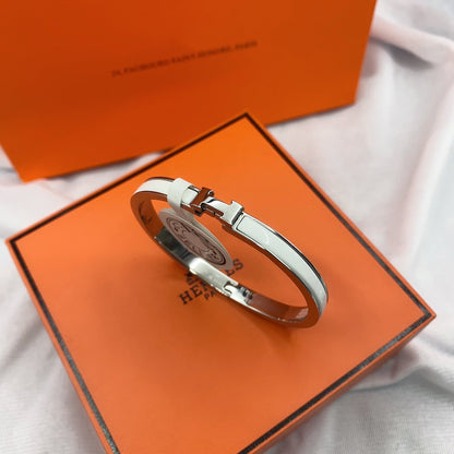 [Aetheris]CLASSIC HM CLIC WHITE 8MM ENAMEL BRACELET