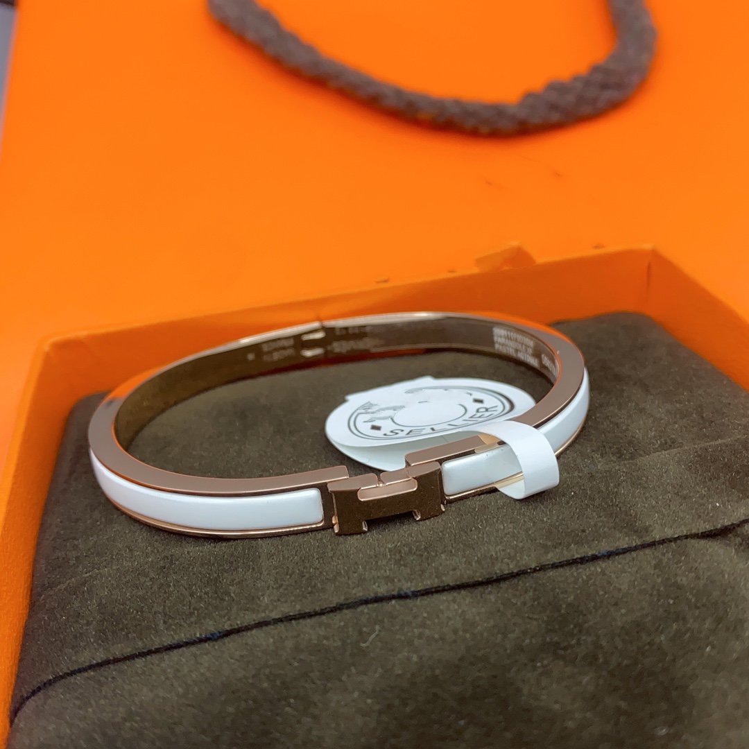[Aetheris]CLASSIC HM CLIC WHITE 8MM ENAMEL BRACELET