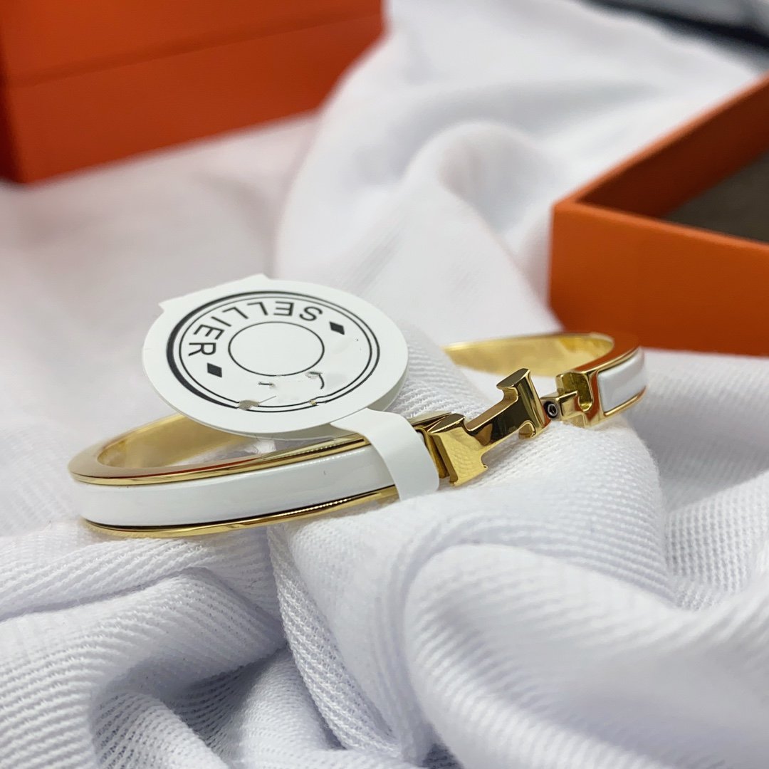 [Aetheris]CLASSIC HM CLIC WHITE 8MM ENAMEL BRACELET