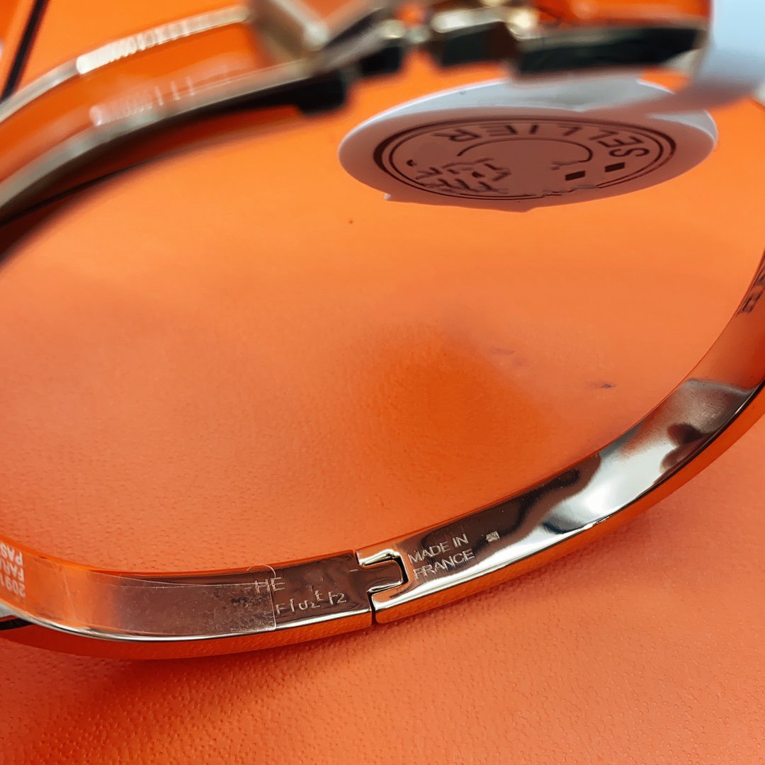 [Aetheris]CLASSIC HM CLIC RED 8MM ENAMEL BRACELET