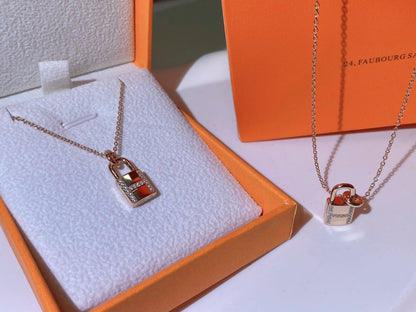 [Aetheris]HM ADVANCED NICHE LOCK HEAD NECKLACE DIAMONDS