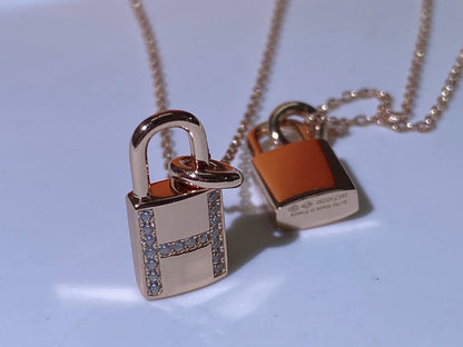 [Aetheris]HM ADVANCED NICHE LOCK HEAD NECKLACE DIAMONDS
