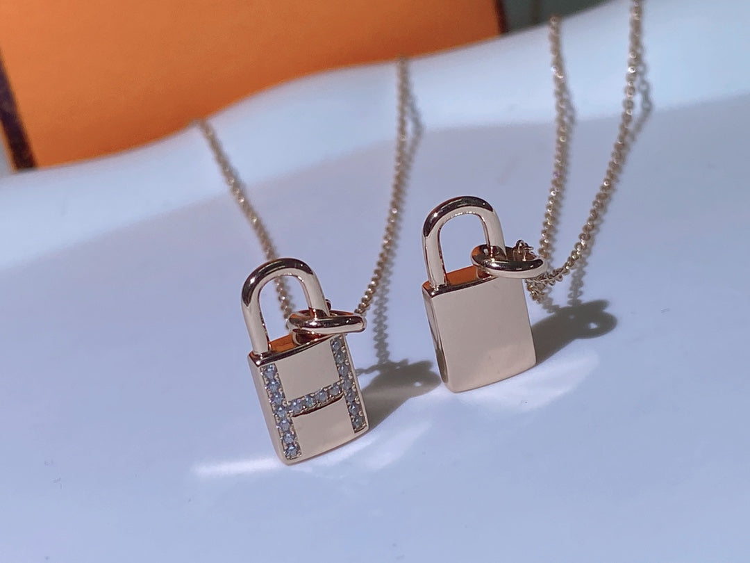 [Aetheris]HM ADVANCED NICHE LOCK HEAD NECKLACE DIAMONDS