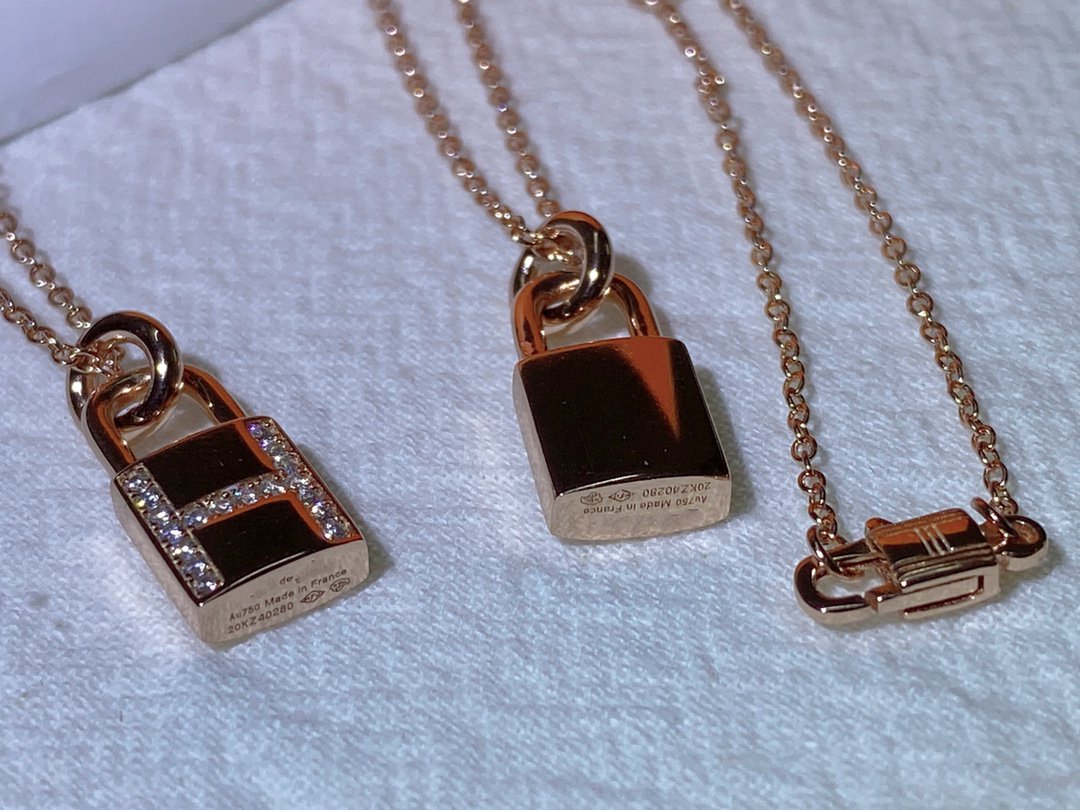 [Aetheris]HM ADVANCED NICHE LOCK HEAD NECKLACE DIAMONDS