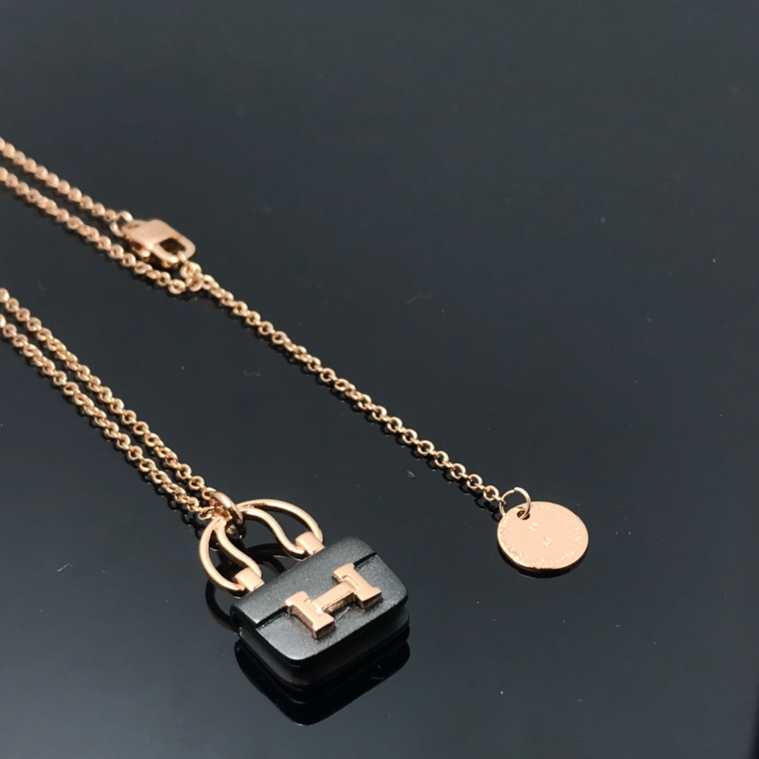 [Aetheris]WOMEN'S HM AMULETTES CONSTANCE PENDANT NECKLACE