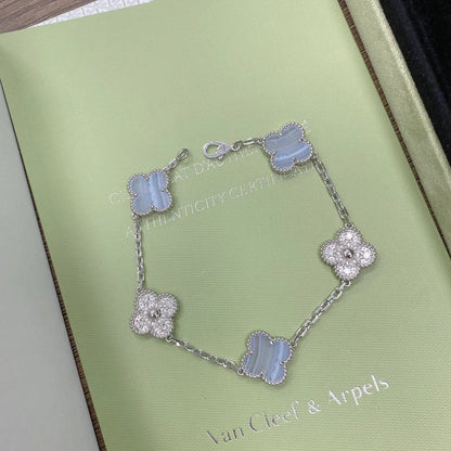 [Aetheris] LUCKY CLOVER 5-MOTIV-ARMREIF - PURPUR CHALCEDON KOLLEKTION