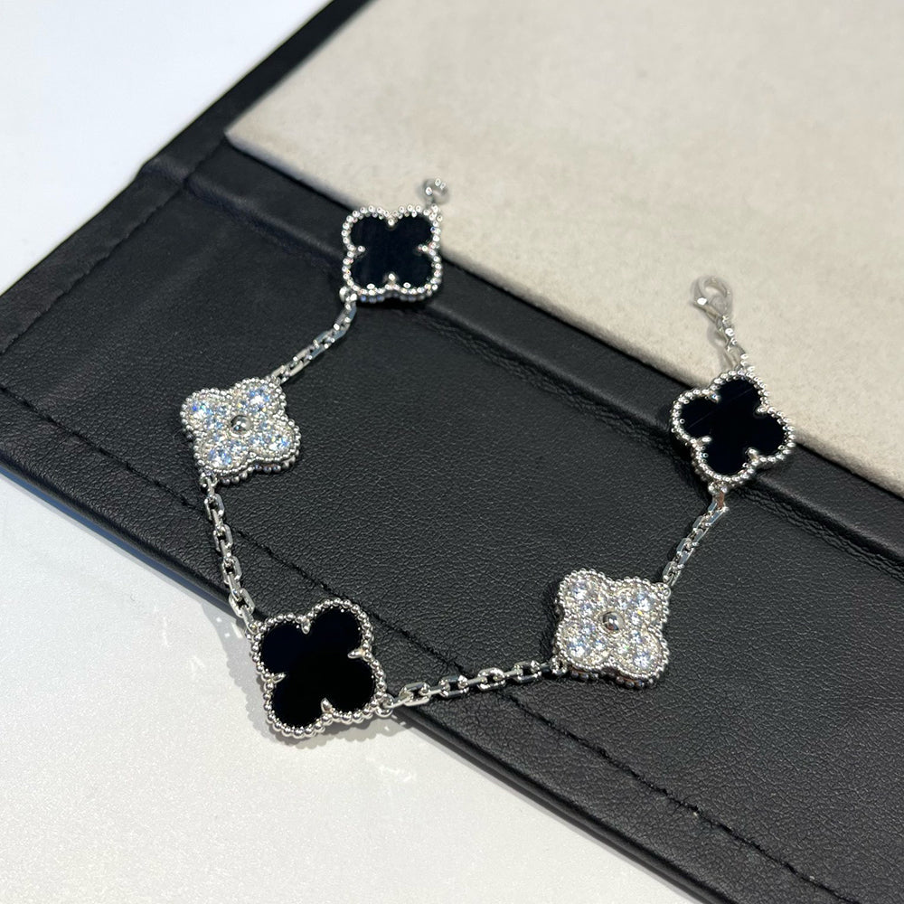 [Aetheris]LUCKY CLOVER 5-MOTIV-ARMBAND – BLACK ONYX KOLLEKTION