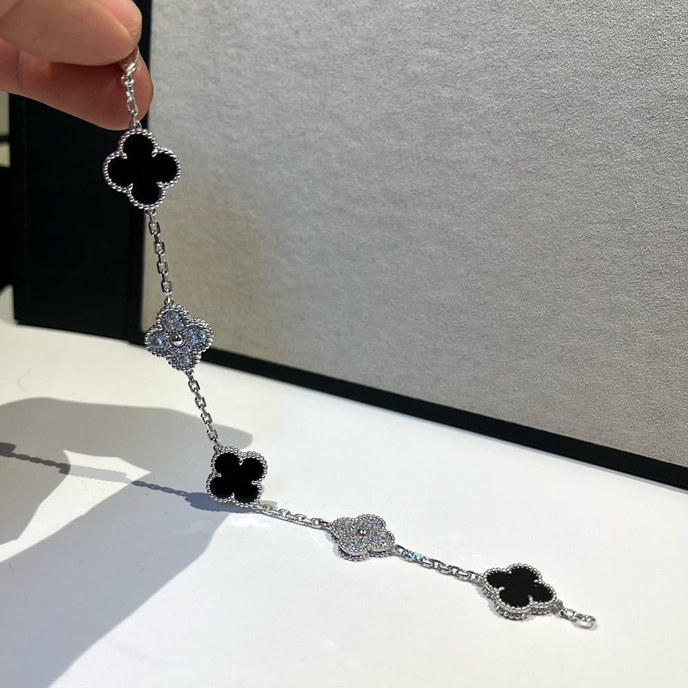 [Aetheris]LUCKY CLOVER 5-MOTIV-ARMBAND – BLACK ONYX KOLLEKTION
