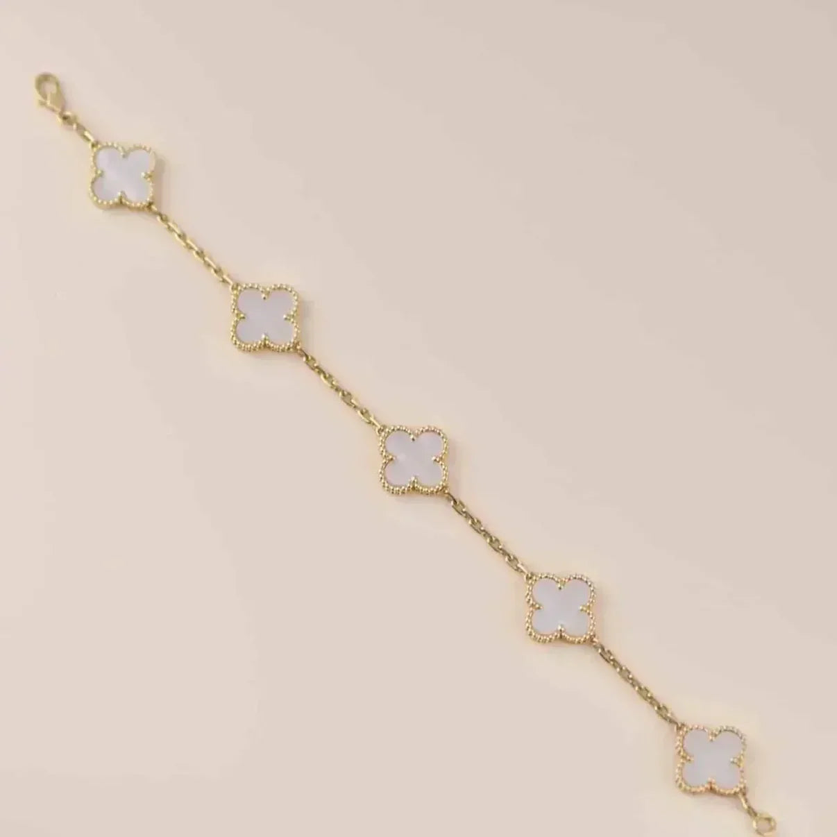 [Aetheris]LUCKY CLOVER 5-MOTIF BRACELET - WHITE MOTHER-OF-PEARL COLLECTION