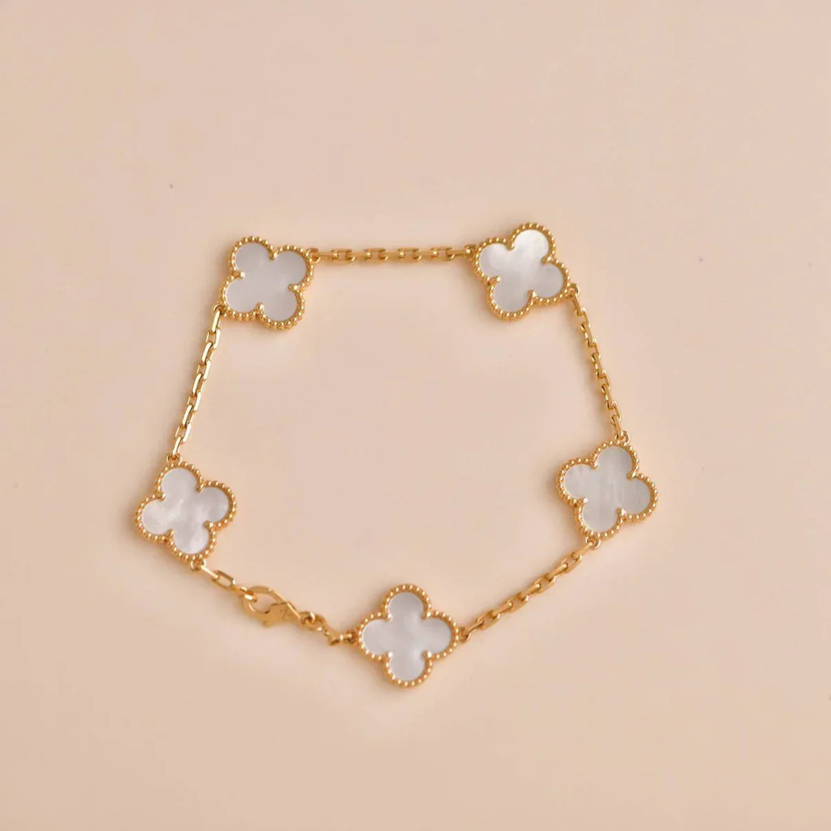 [Aetheris]LUCKY CLOVER 5-MOTIF BRACELET - WHITE MOTHER-OF-PEARL COLLECTION